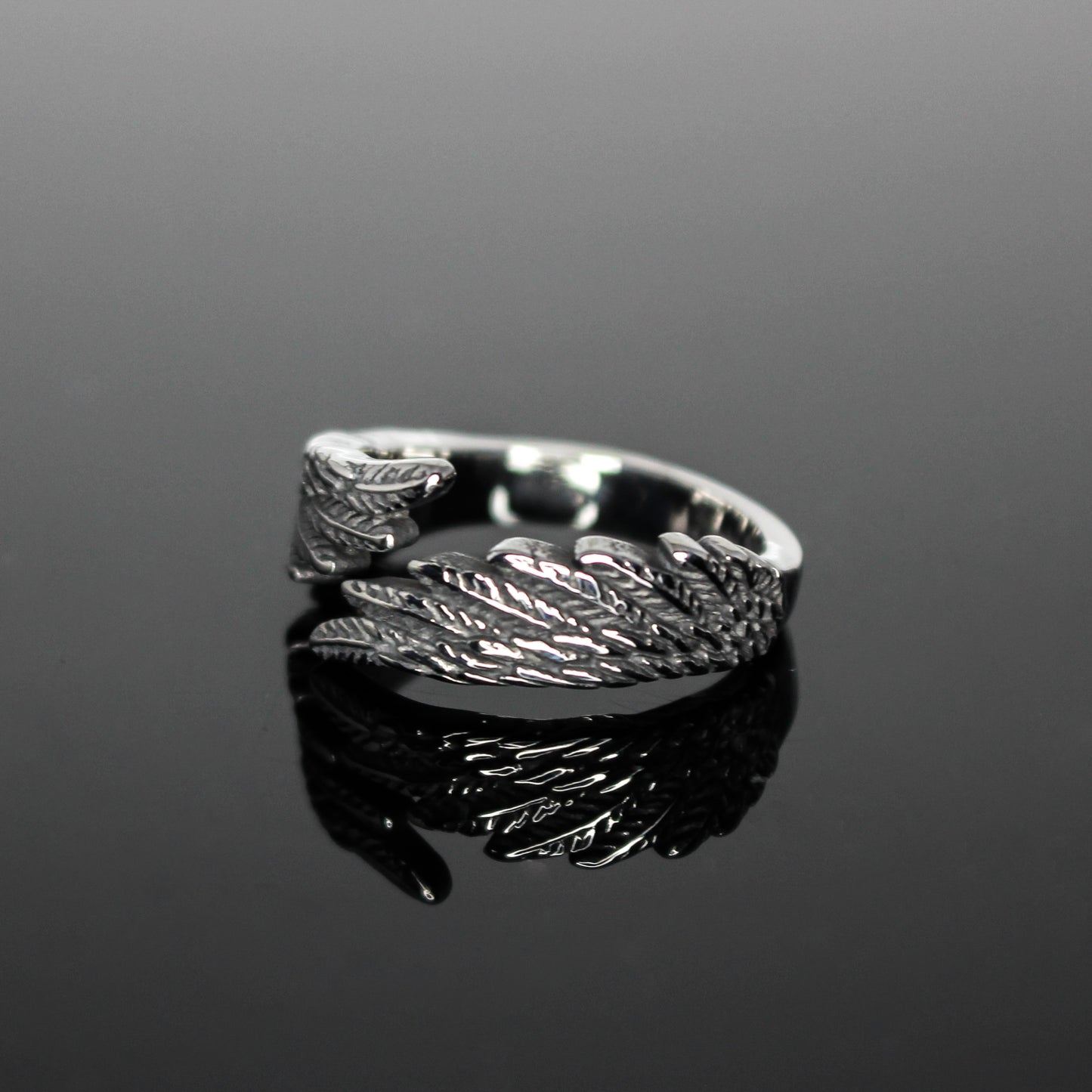 17122 Men’s Guardian Wing Band Ring