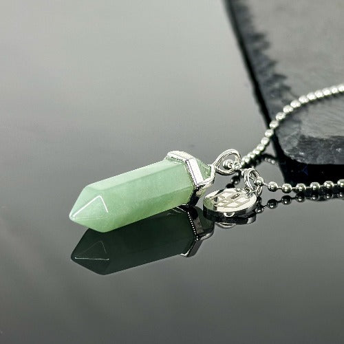 12500 Hexagonal Point Green Aventurine Crystal Pendant Necklace