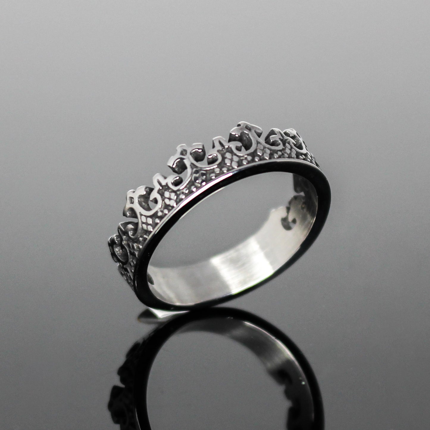 17121 Men's Sovereign Crown Band Ring