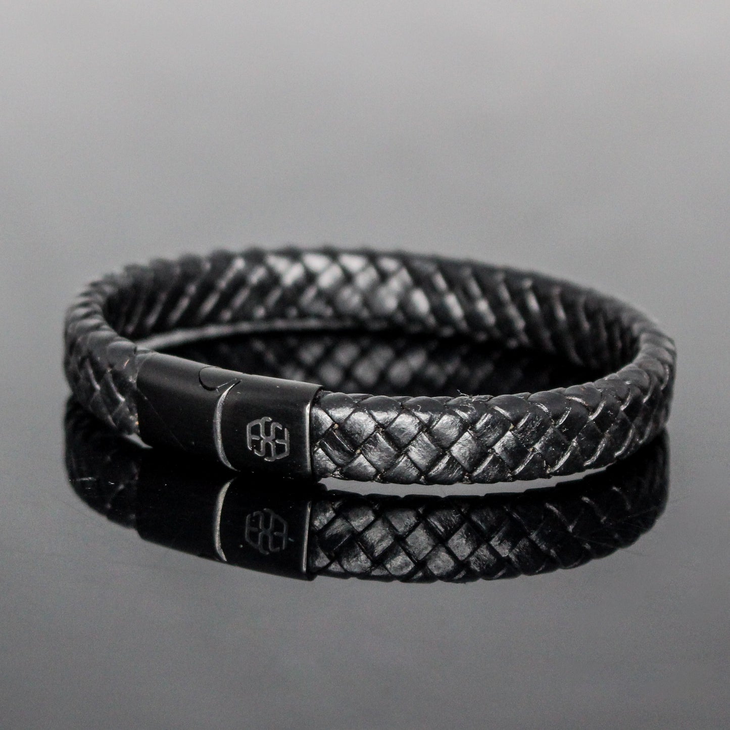 4034 Men’s Flat Black Leather Bracelet with Matte Black Clasp