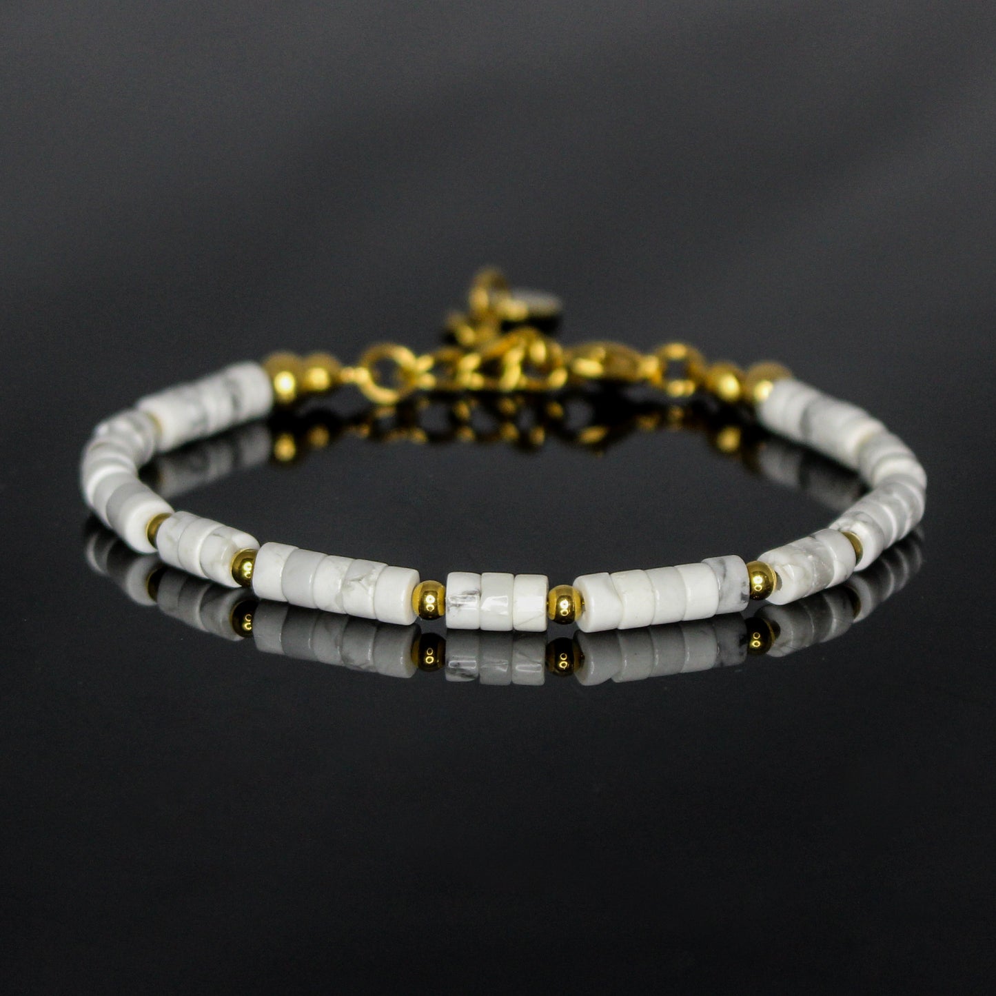 29003 Women's Heishi Bracelet with White Howlite and Gold Plated