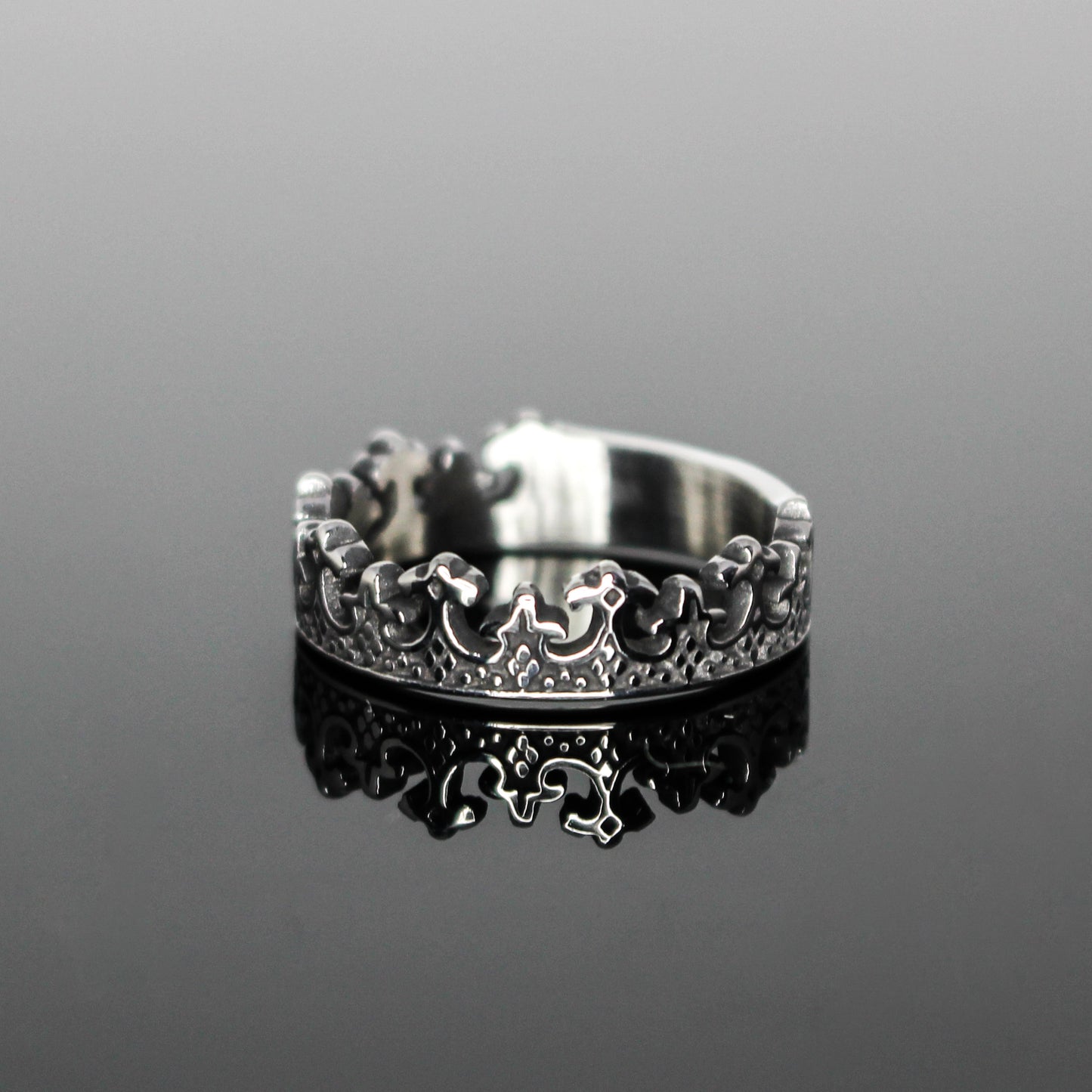 17121 Men's Sovereign Crown Band Ring