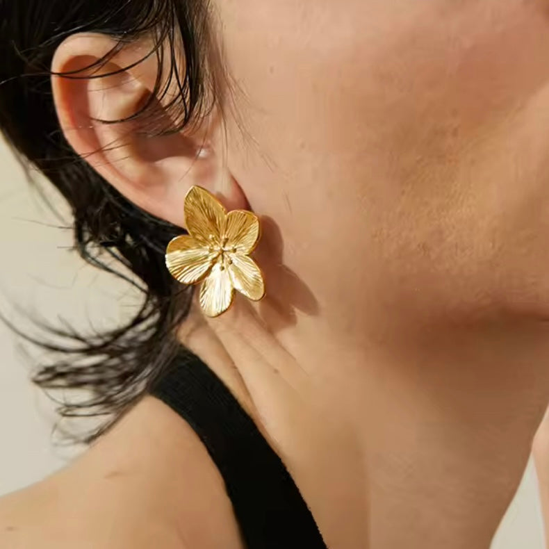 16174 Women’s Flower Stud Gold Plated Stainless Steel Earrings