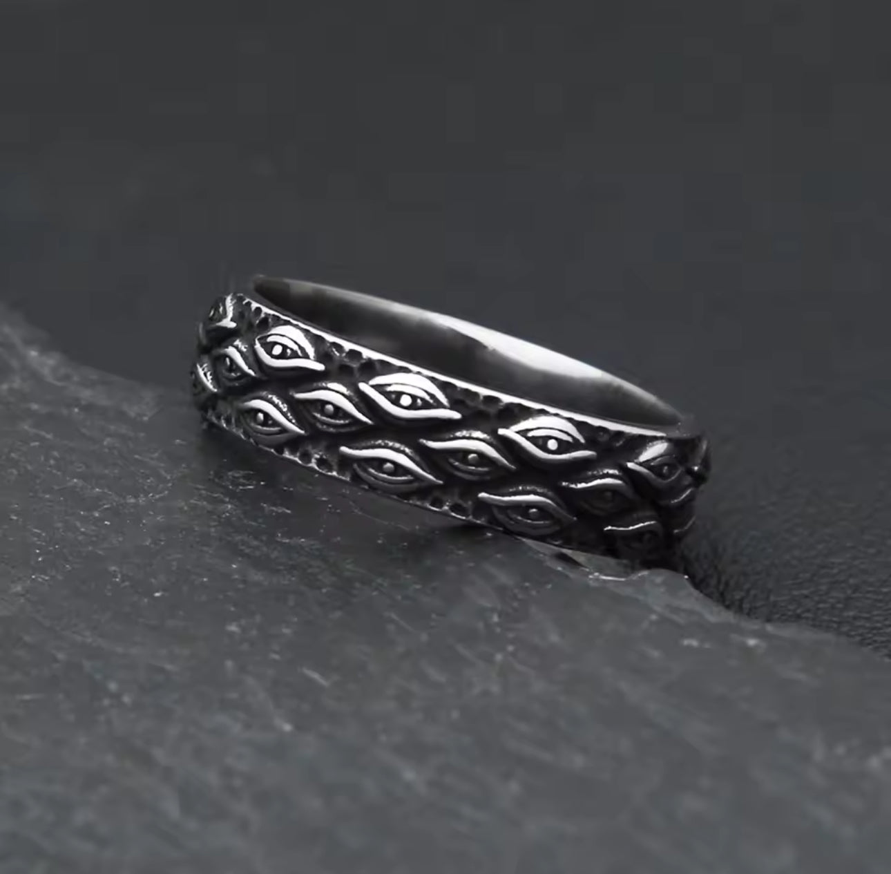 17124 Men’s Carved Evil Eyes Band Ring
