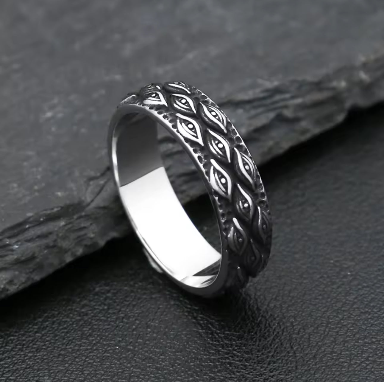 17124 Men’s Carved Evil Eyes Band Ring