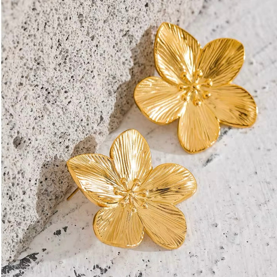 16174 Women’s Flower Stud Gold Plated Stainless Steel Earrings