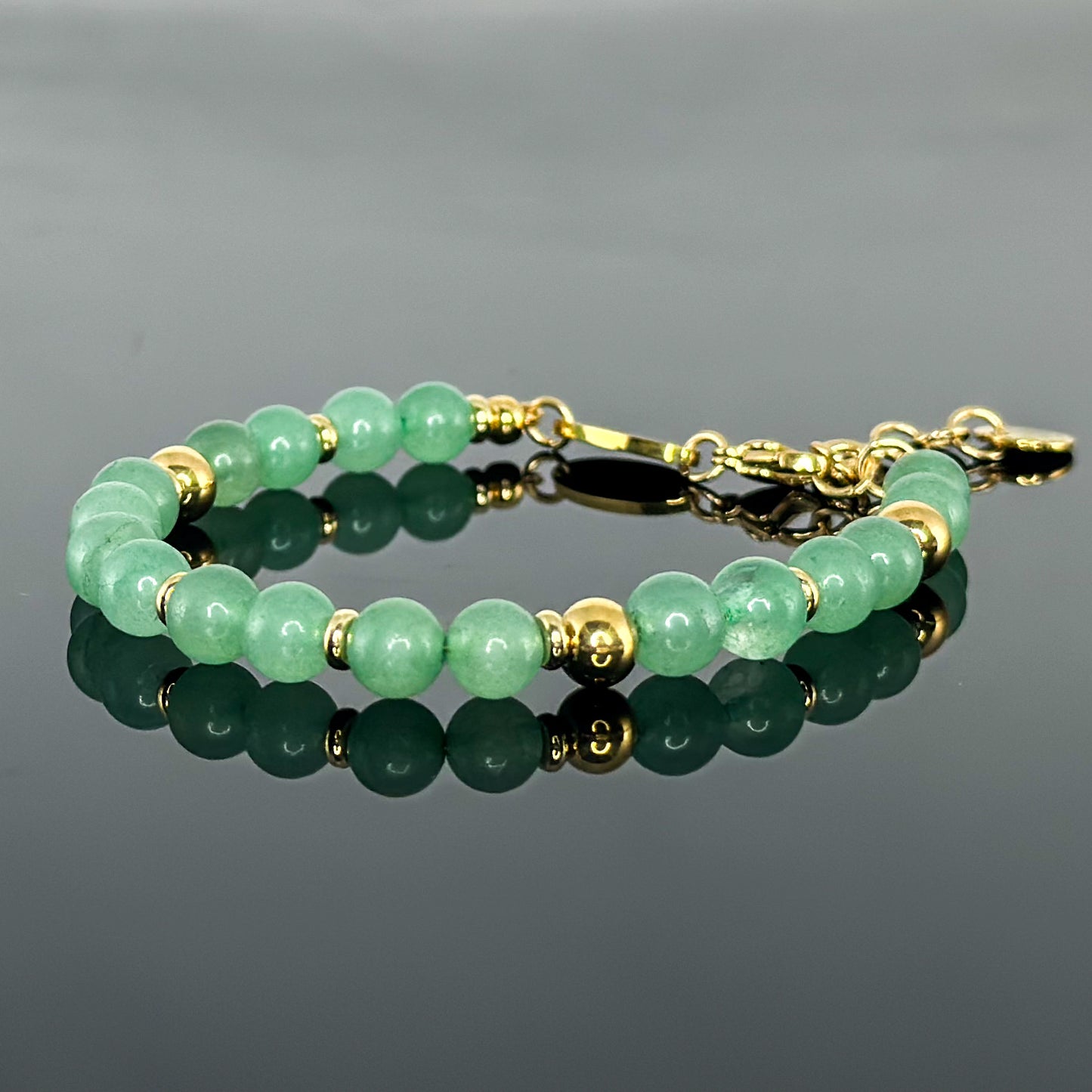 29002 Women’s Beaded Bracelet with Green Aventurine and Gold Plated