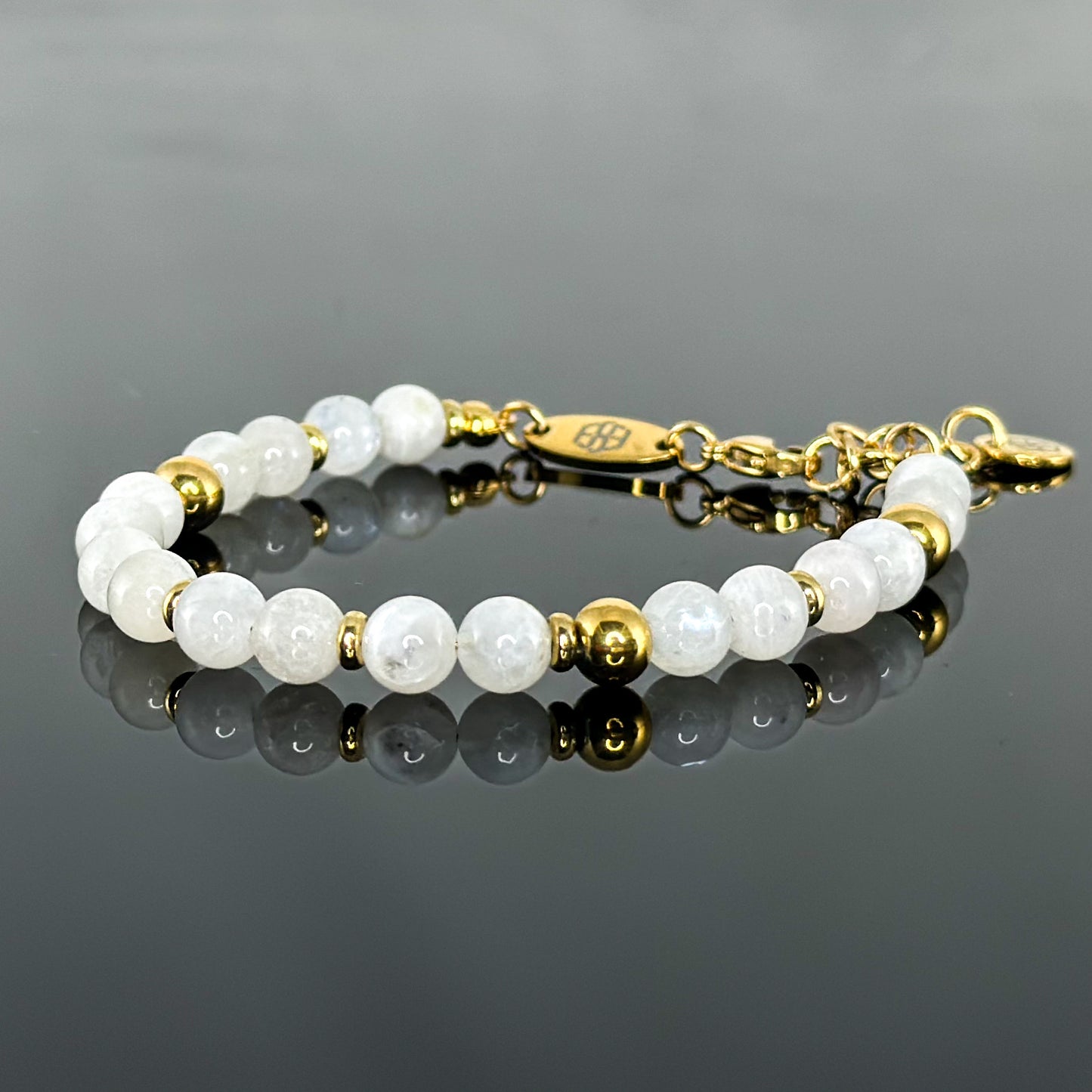 29002 Women's Beaded Bracelet with Moonstone and Gold Plated