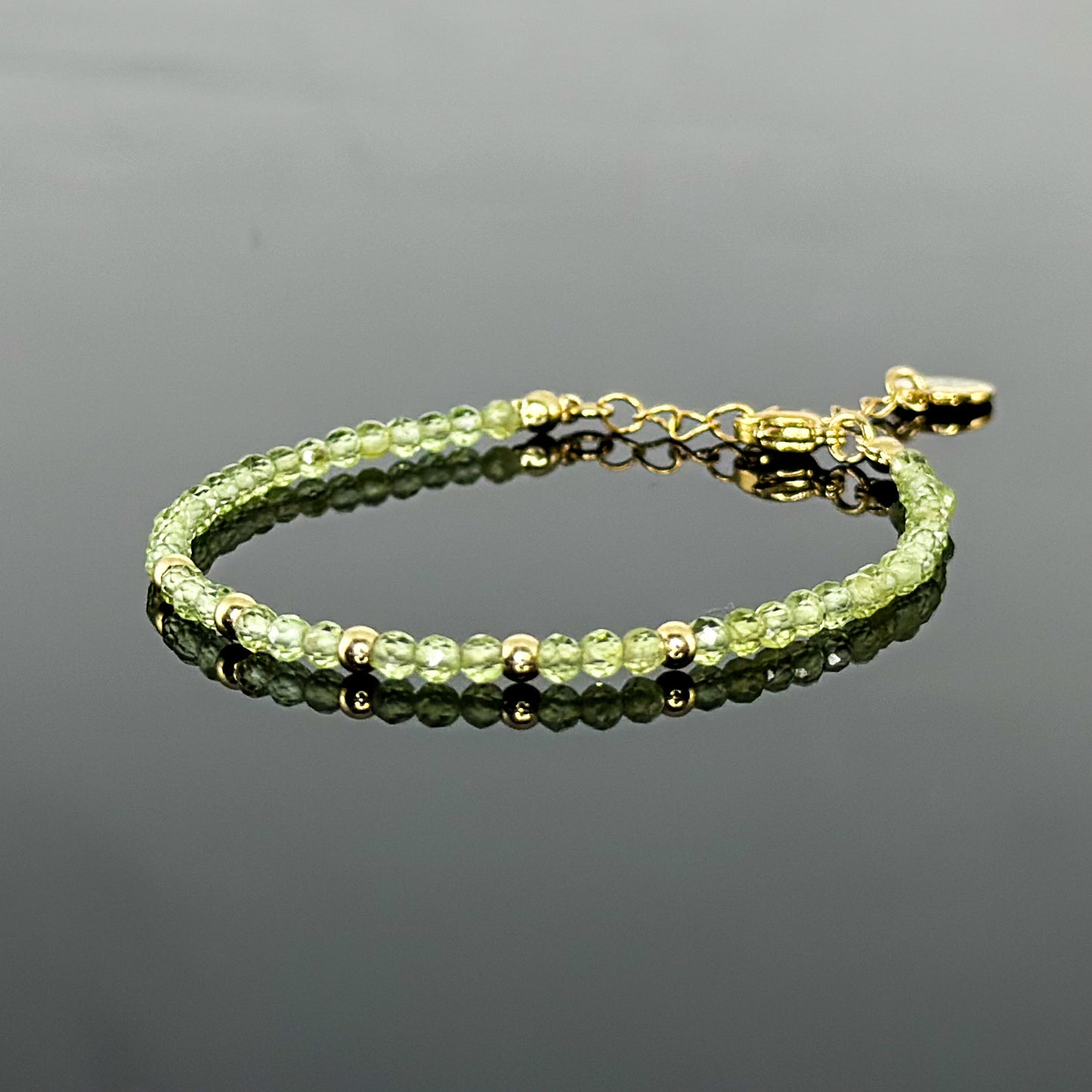 29001 Women’s Minimalist Bracelet with Peridot and Gold Plated