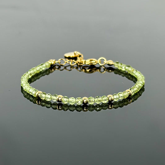 29001 Women’s Minimalist Bracelet with Peridot and Gold Plated