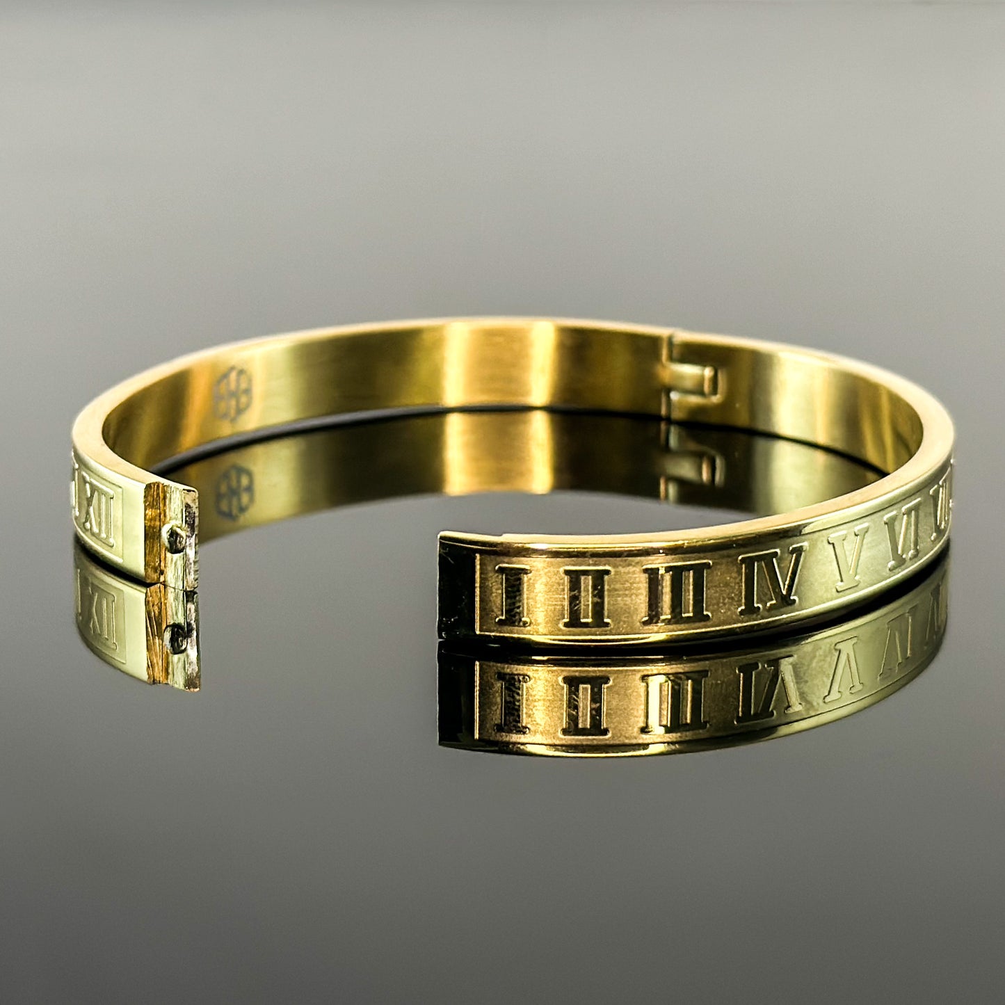 6023 Men's Roman Style Gold Stainless Steel Bracelet